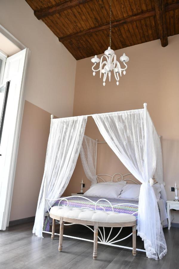 B&B A Due Passi Caserta Exterior photo
