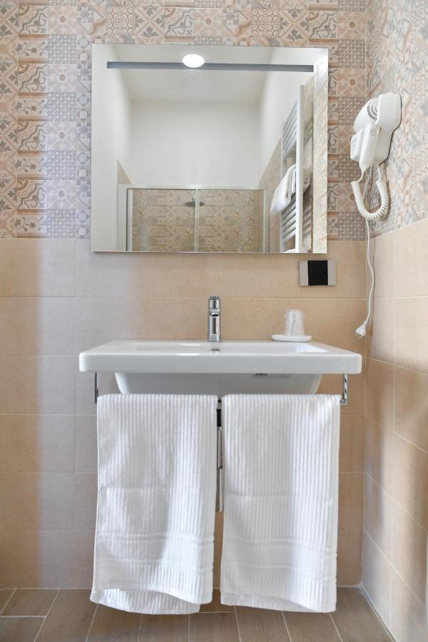 B&B A Due Passi Caserta Exterior photo